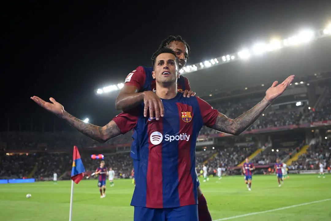 Jorge Mendes le ha encontrado destino a Cancelo