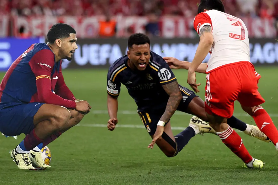El Bayern va con todo a por Araujo