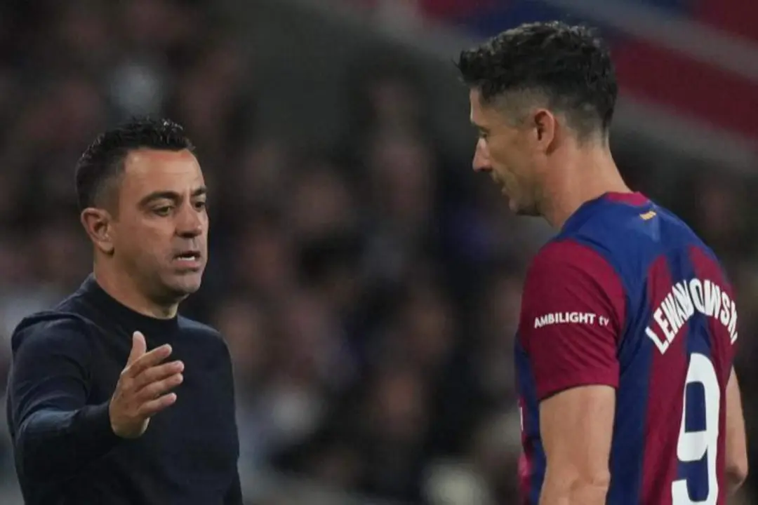 Xavi responde sobre el cambio de Lewandowski