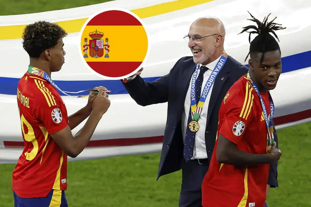 Luis de la Fuente celebrando la Eurocopa con Lamine Yamal y Nico Williams
