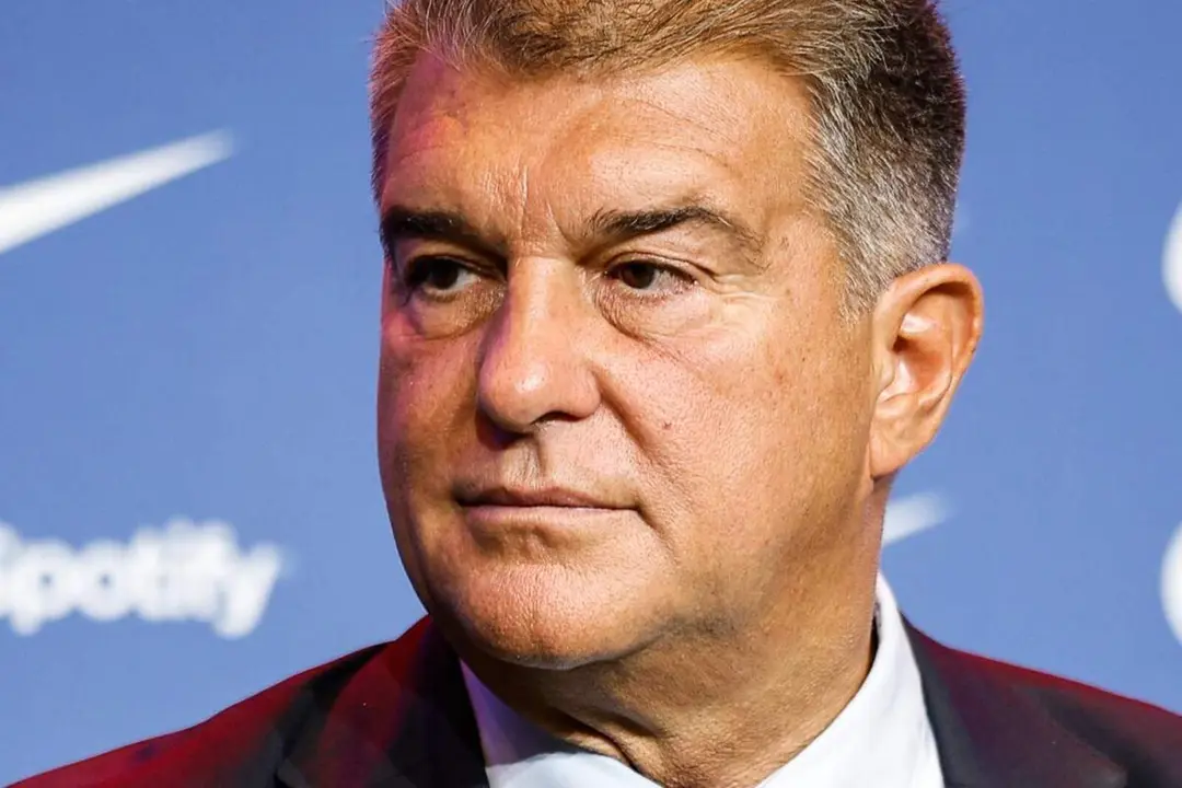 Joan Laporta tiene un dilema con el futbolista