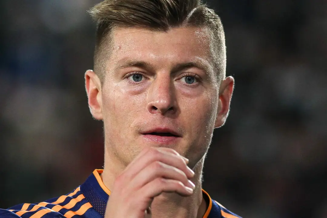 Tras la retirada de Kroos, el Real Madrid sigue buscando