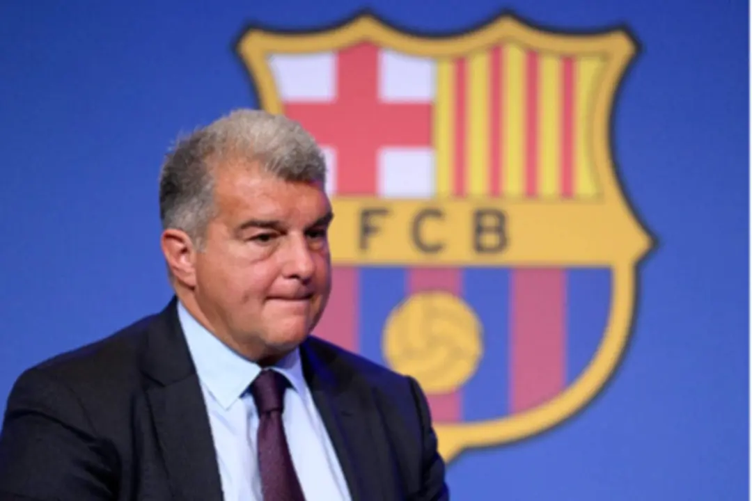 Joan Laporta busca para inscribir a Olmo los 60 millones que le dio al comisionista de Nike