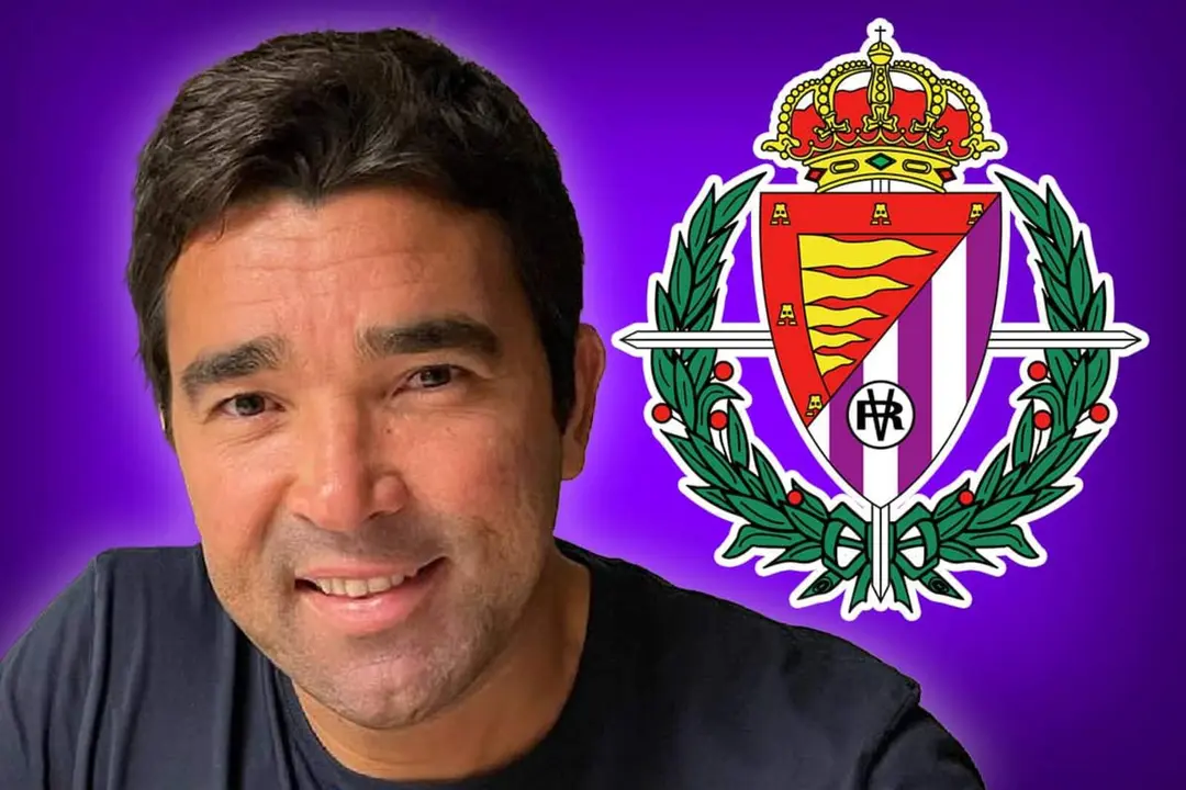 Deco sonriendo, con el escudo del Valladolid