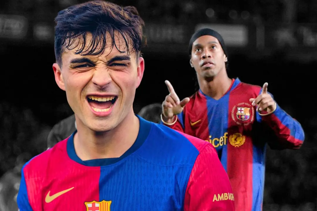 Pedri en primer plano y Ronaldinho de fondo