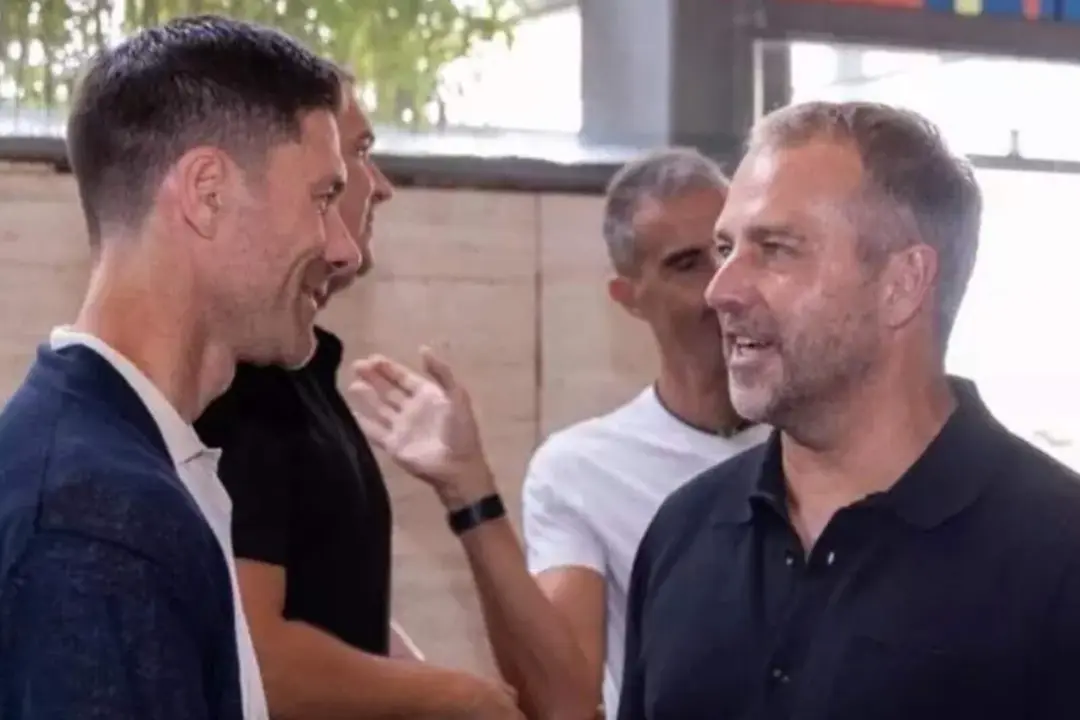 El primer encuentro Flick-Xabi Alonso se produjo en la RFEF
