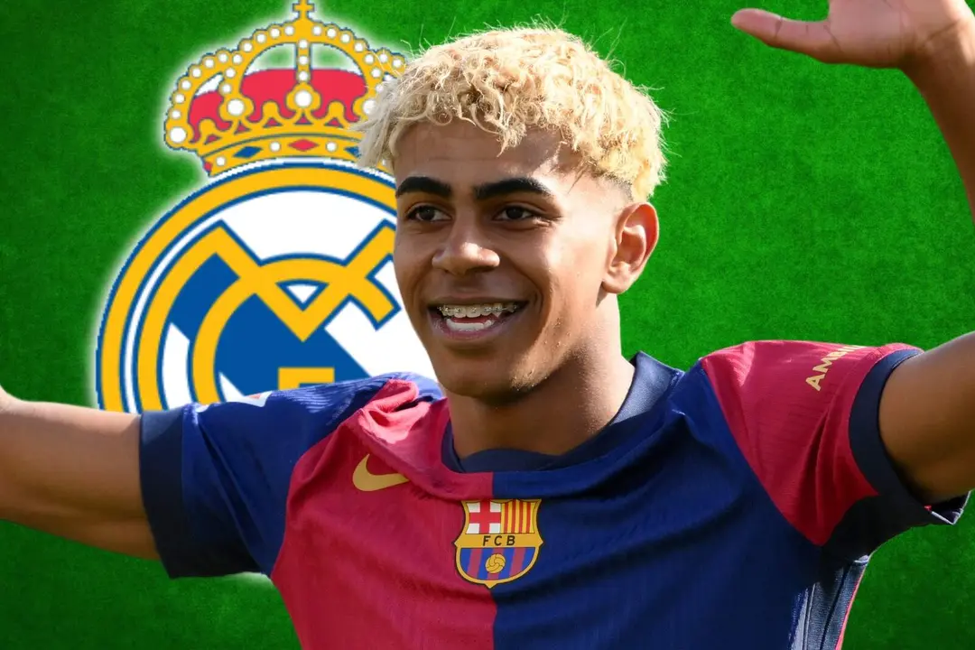 Lamine Yamal frente al escudo del Real Madrid