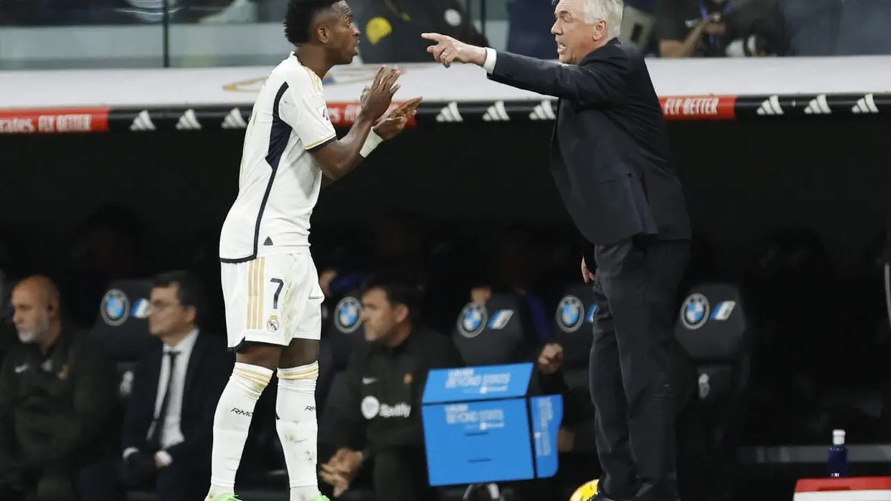 Vinicius se puso nervioso y Ancelotti tuvo que calmarle