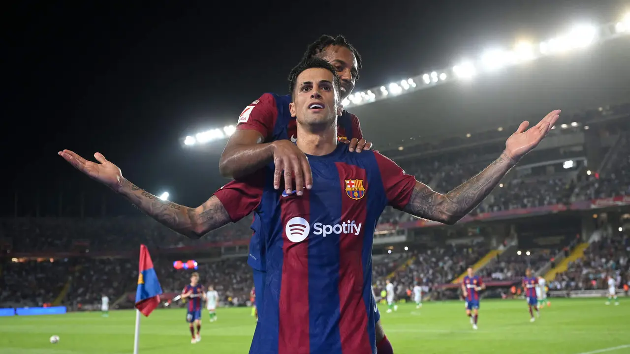 Jorge Mendes le ha encontrado destino a Cancelo