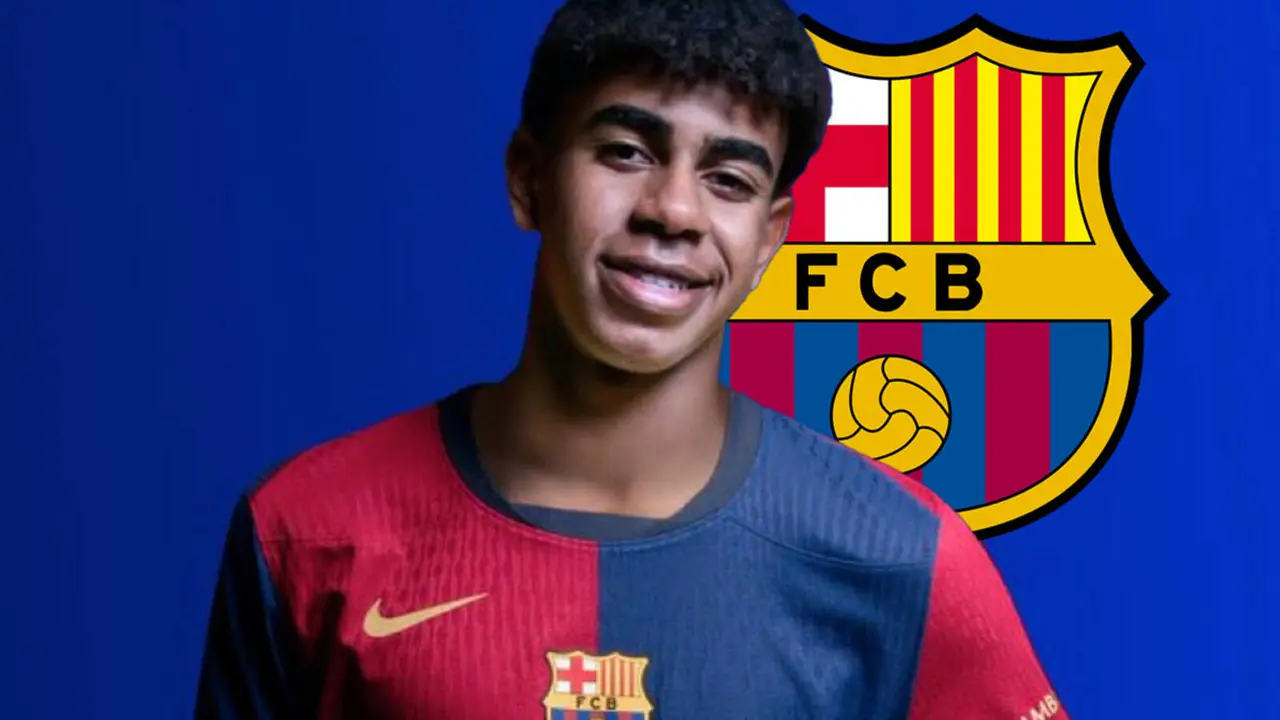 Lamine Yamal con la nueva camiseta del FC Barcelona
