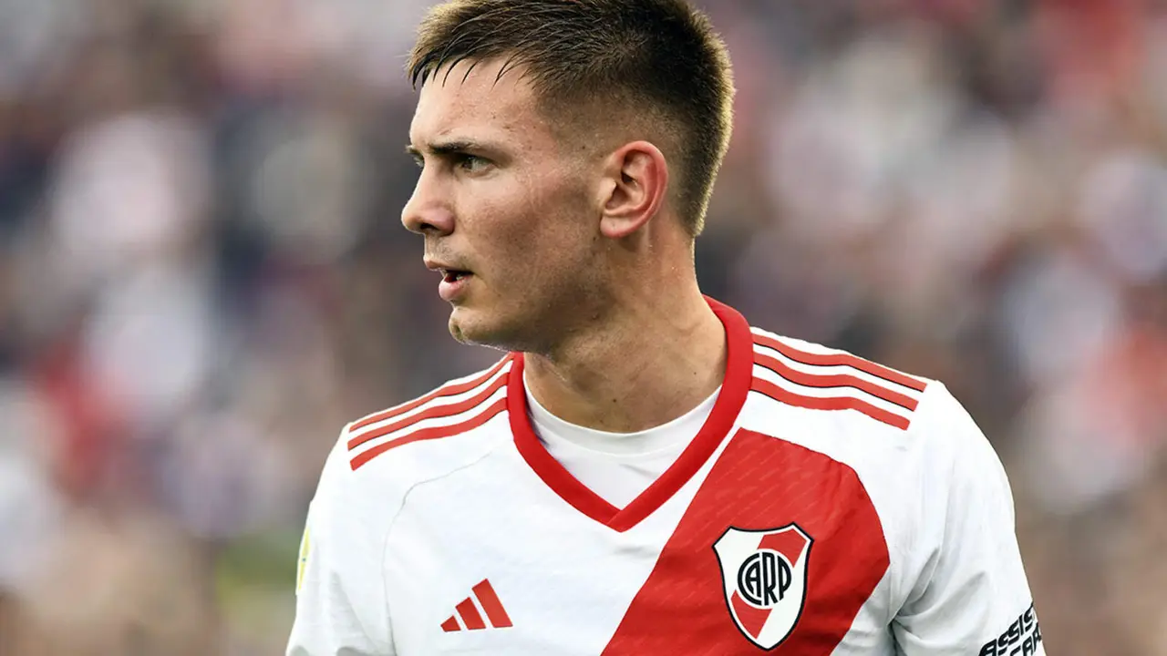 Franco Mastantuono con la camiseta de River Plate