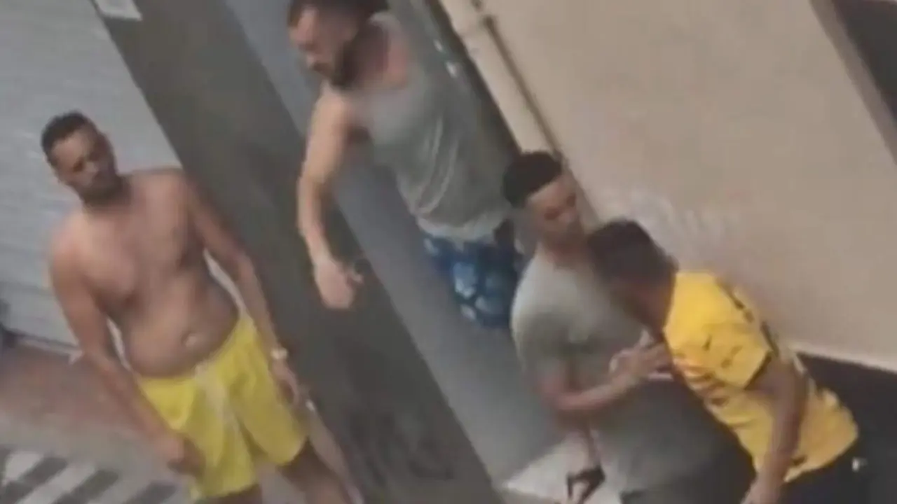 Un grupo de vecinos le buscaron las cosquillas al padre de Lamine Yamal en el barrio de Rocafonda