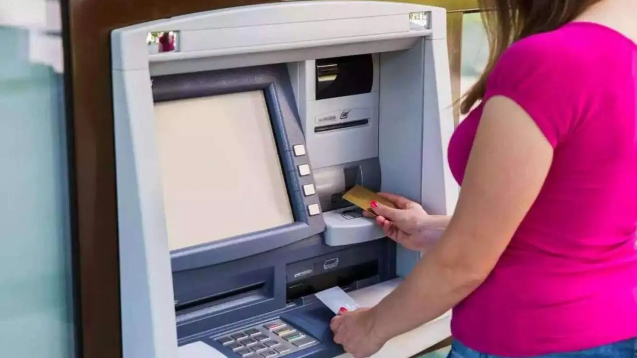 La estabilidad financiera es fundamental para quienes buscan abrir una cuenta bancaria