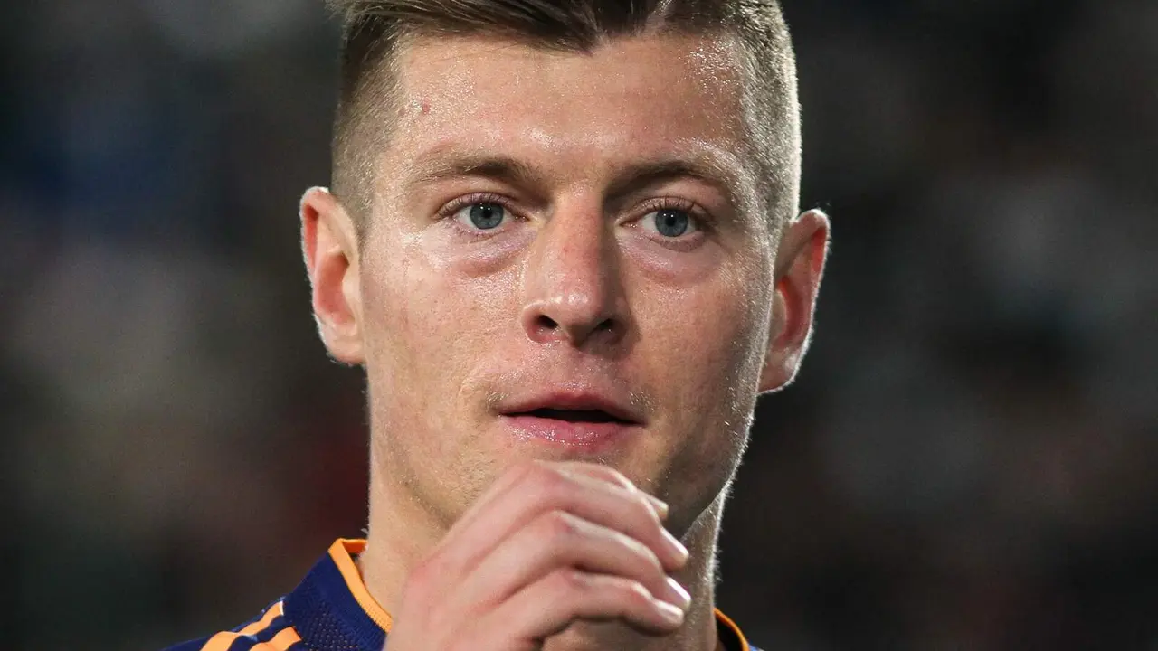 Tras la retirada de Kroos, el Real Madrid sigue buscando
