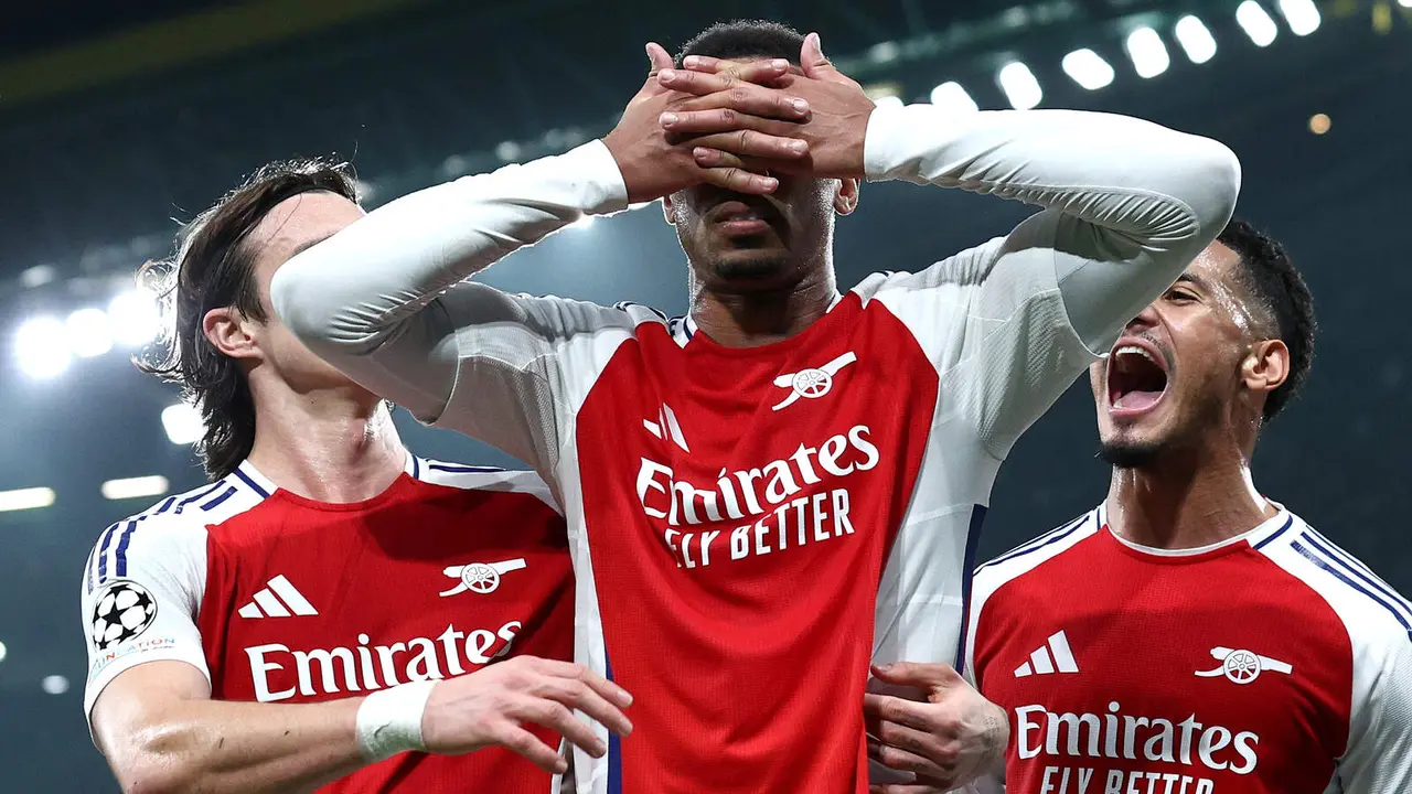 El tapado del Real Madrid para el puesto de central juega en el Arsenal