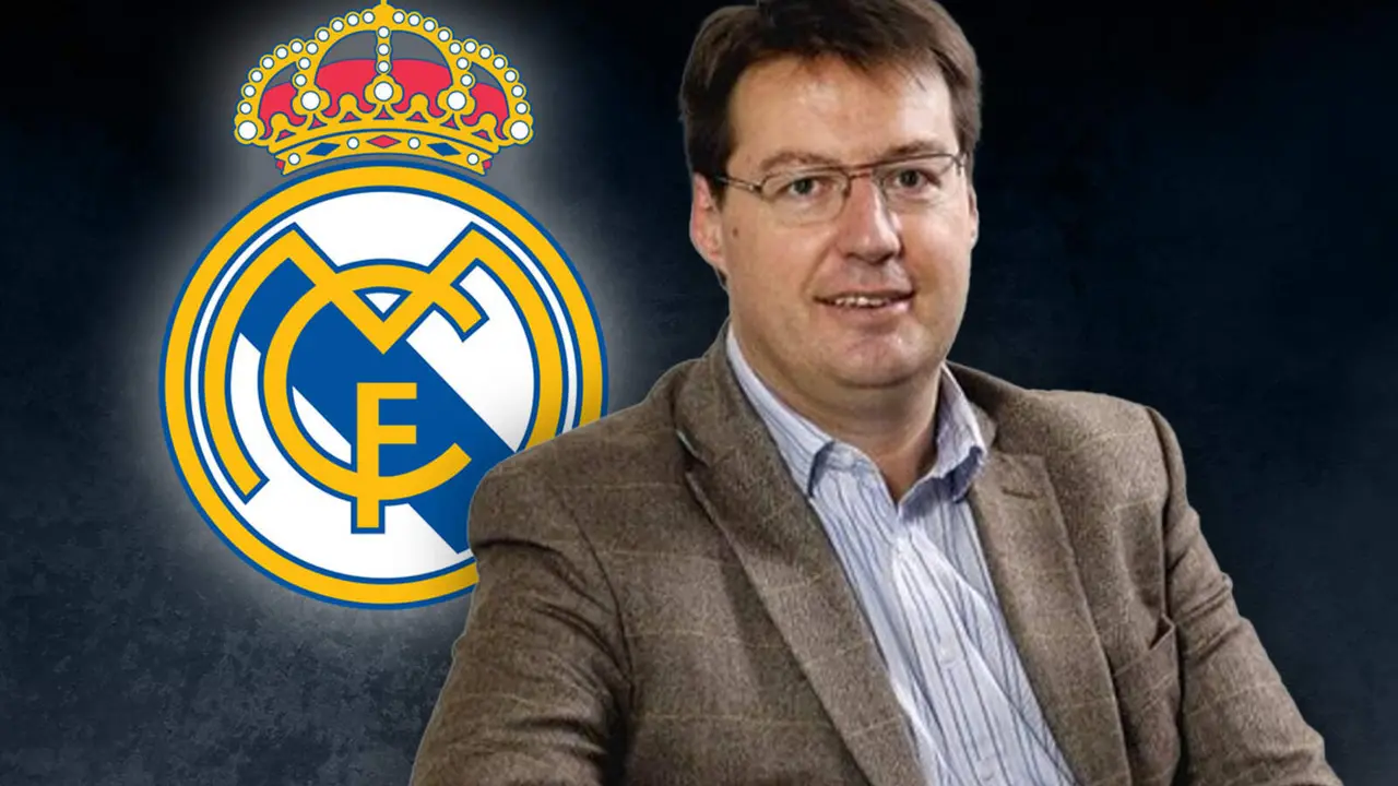 Carlos Carpio, con el escudo del Real Madrid