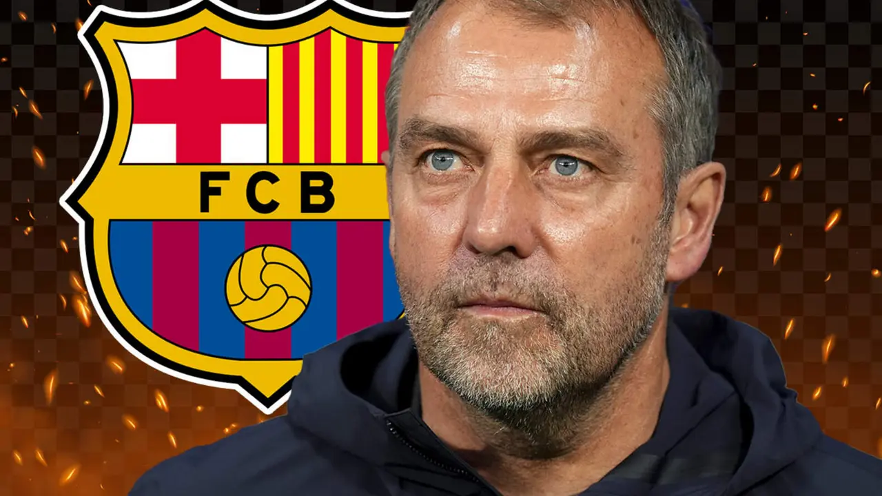 Hansi Flick, junto al escudo del FC Barcelona