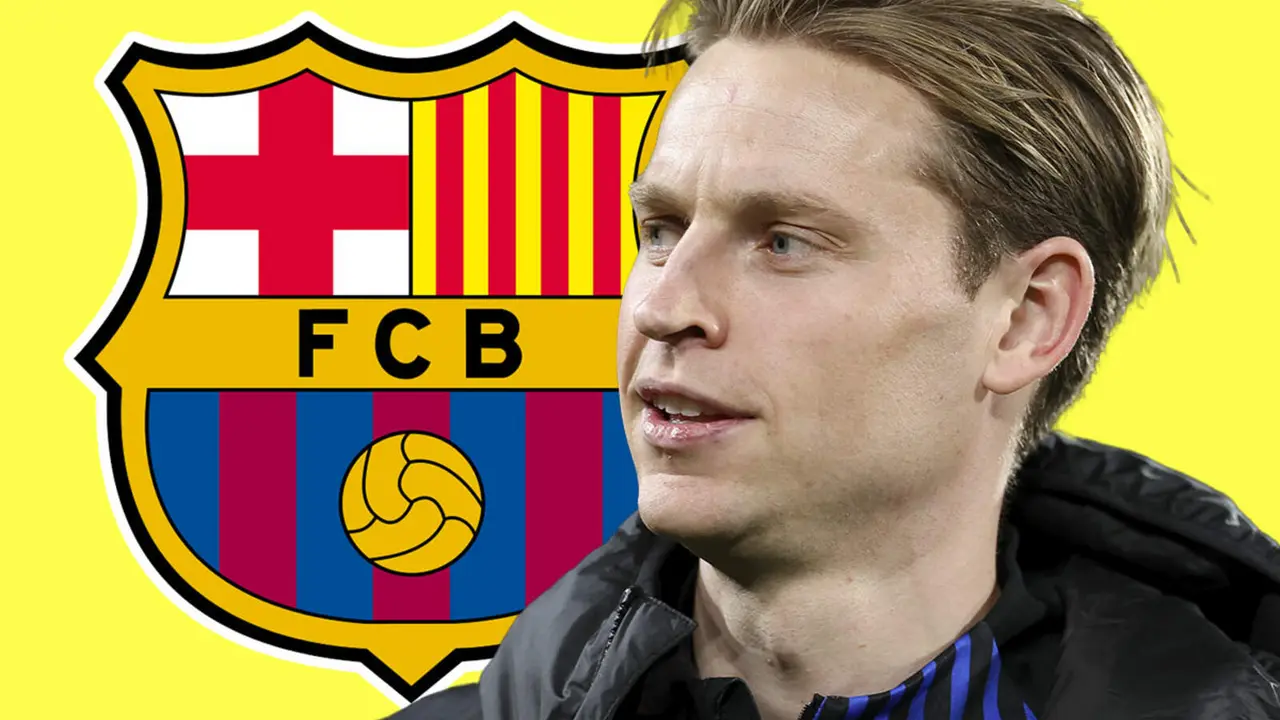 Frenkie de Jong junto al escudo del FC Barcelona