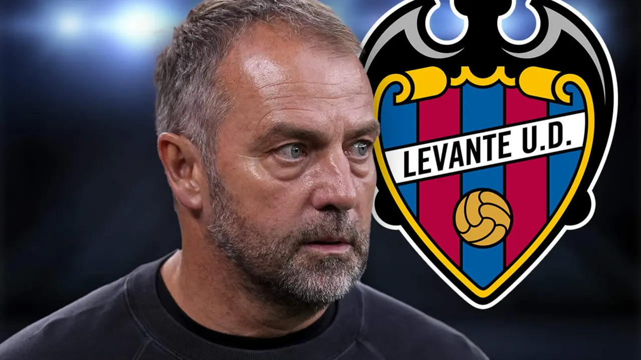 Hansi Flick junto al escudo del Levante UD