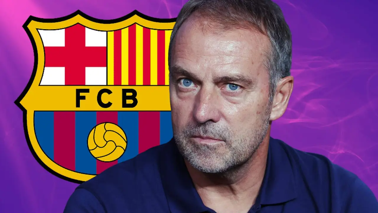 Hansi Flick junto al escudo del FC Barcelona.