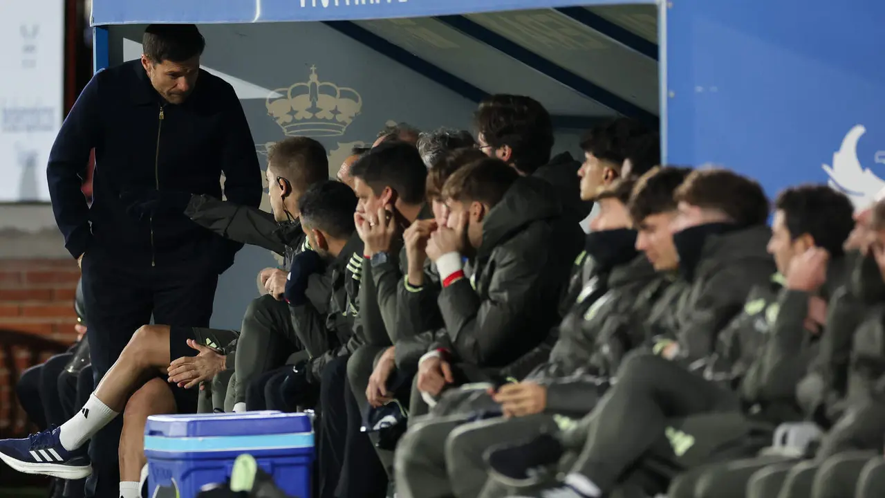A Xabi Alonso le han hecho la cama