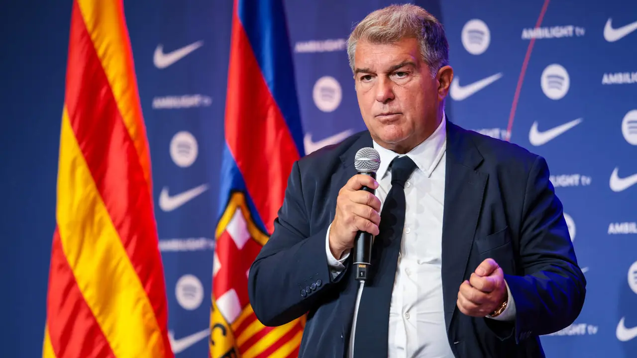 Joan Laporta planifica el futuro de la plantilla del FC Barcelona.