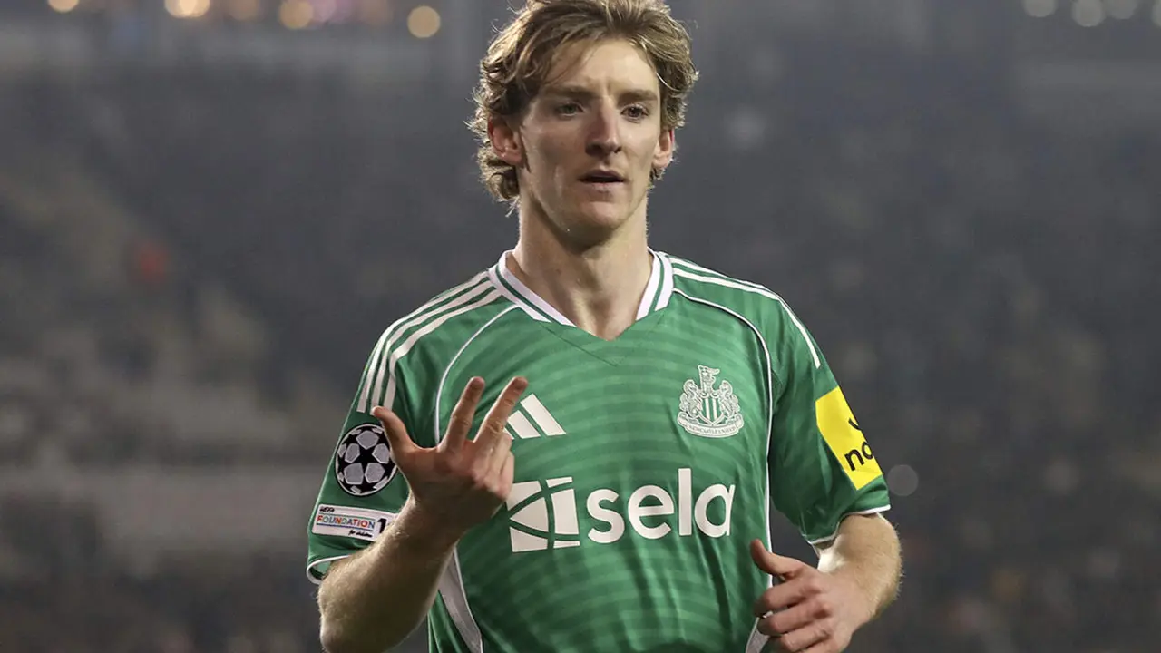 Anthony Gordon prioriza al FC Barcelona | Getty Images