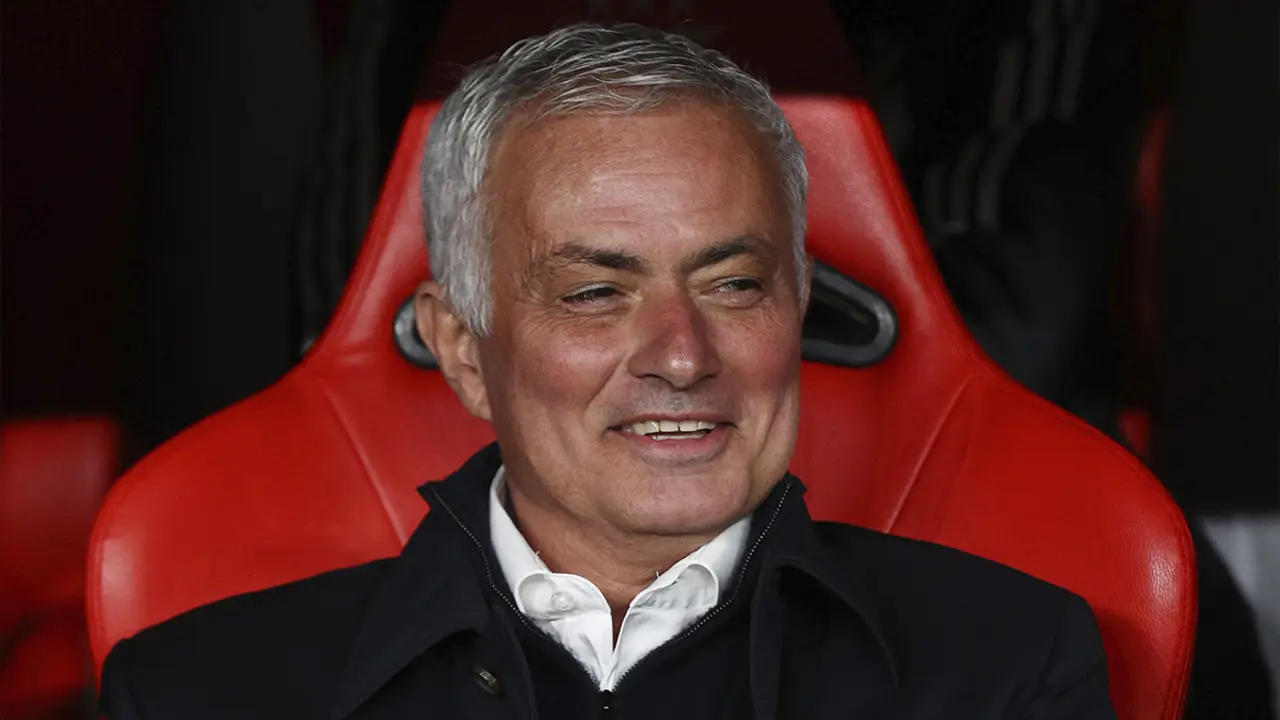 Jos&eacute; Mourinho en el banquillo del Benfica | Getty Images