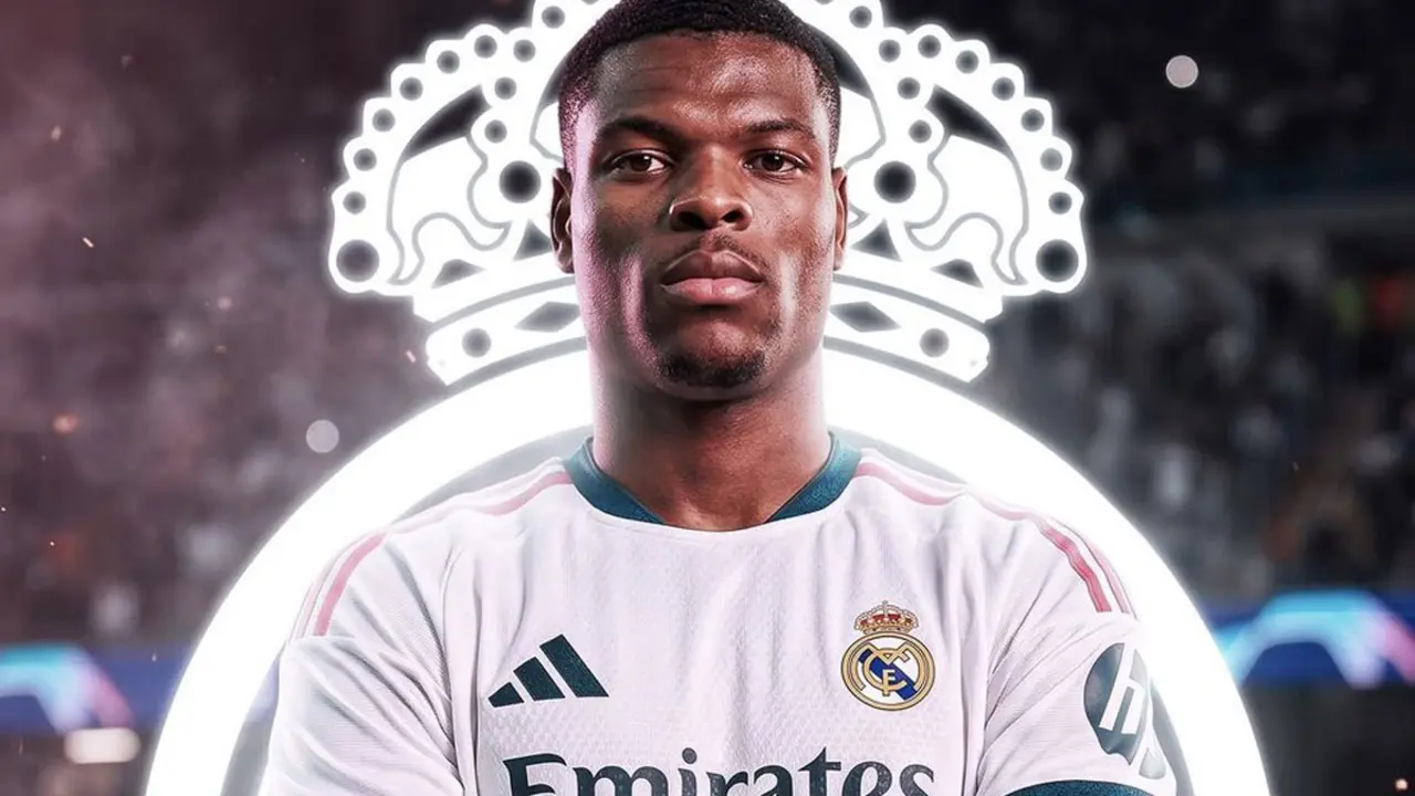 Denzel Dumfries, vestido con la camiseta del Real Madrid | Foto: @MadridXtra