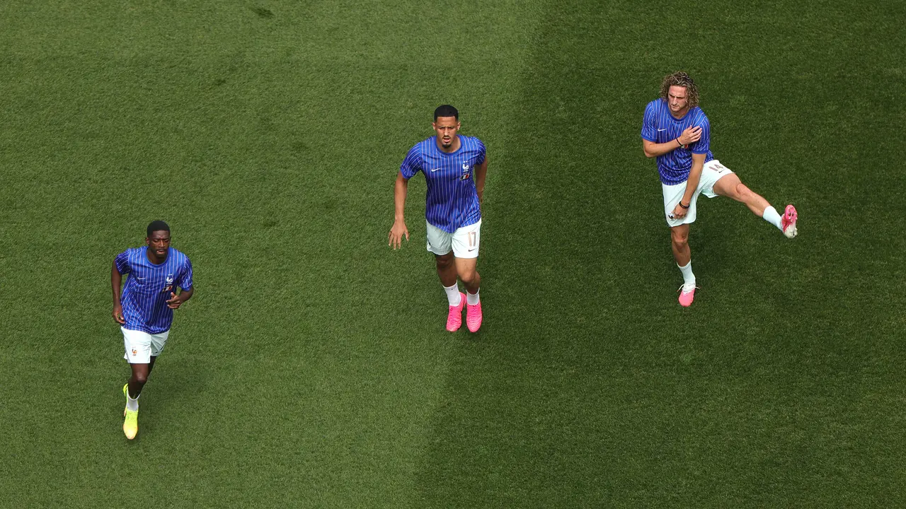 Jugadores de Francia calentando antes de un partido | Foto: Alex Slitz (Getty Images)