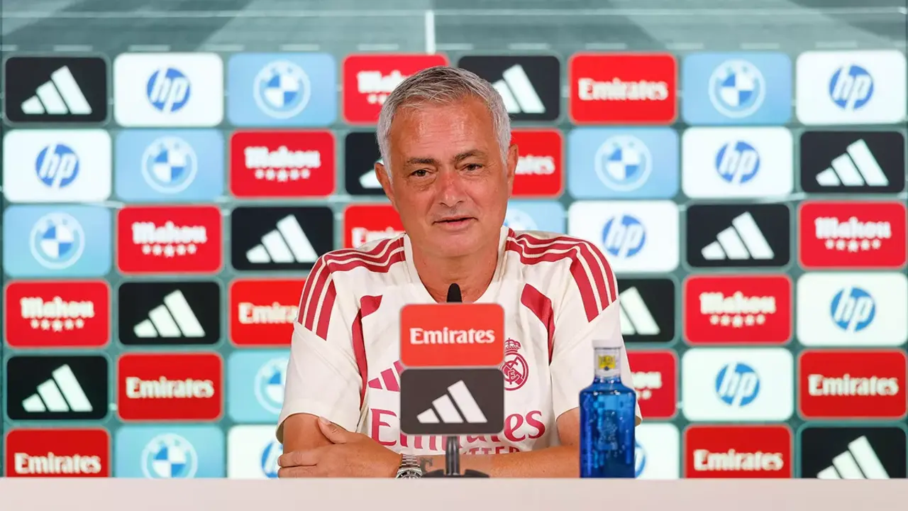 Mourinho brind&oacute; su primera conferencia de prensa. Fuente: Sitio oficial Real Madrid.