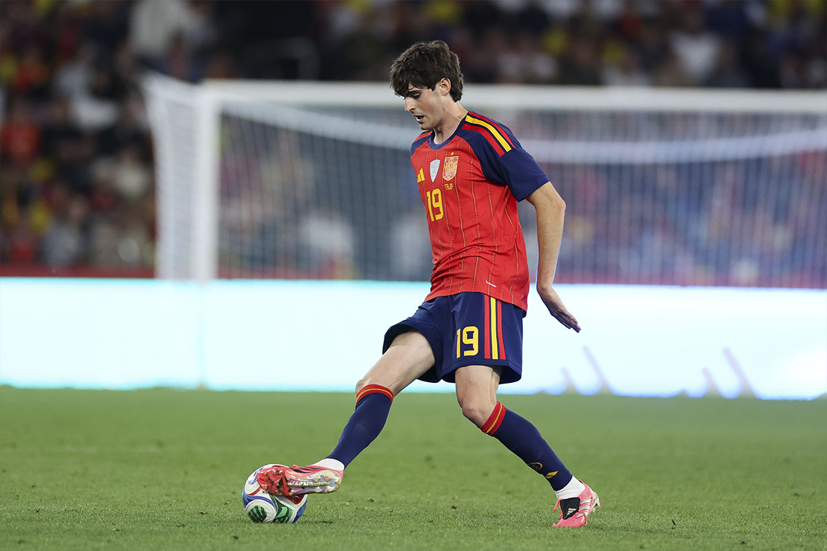 Javi Guerra jugando con España | Foto: Getty Images