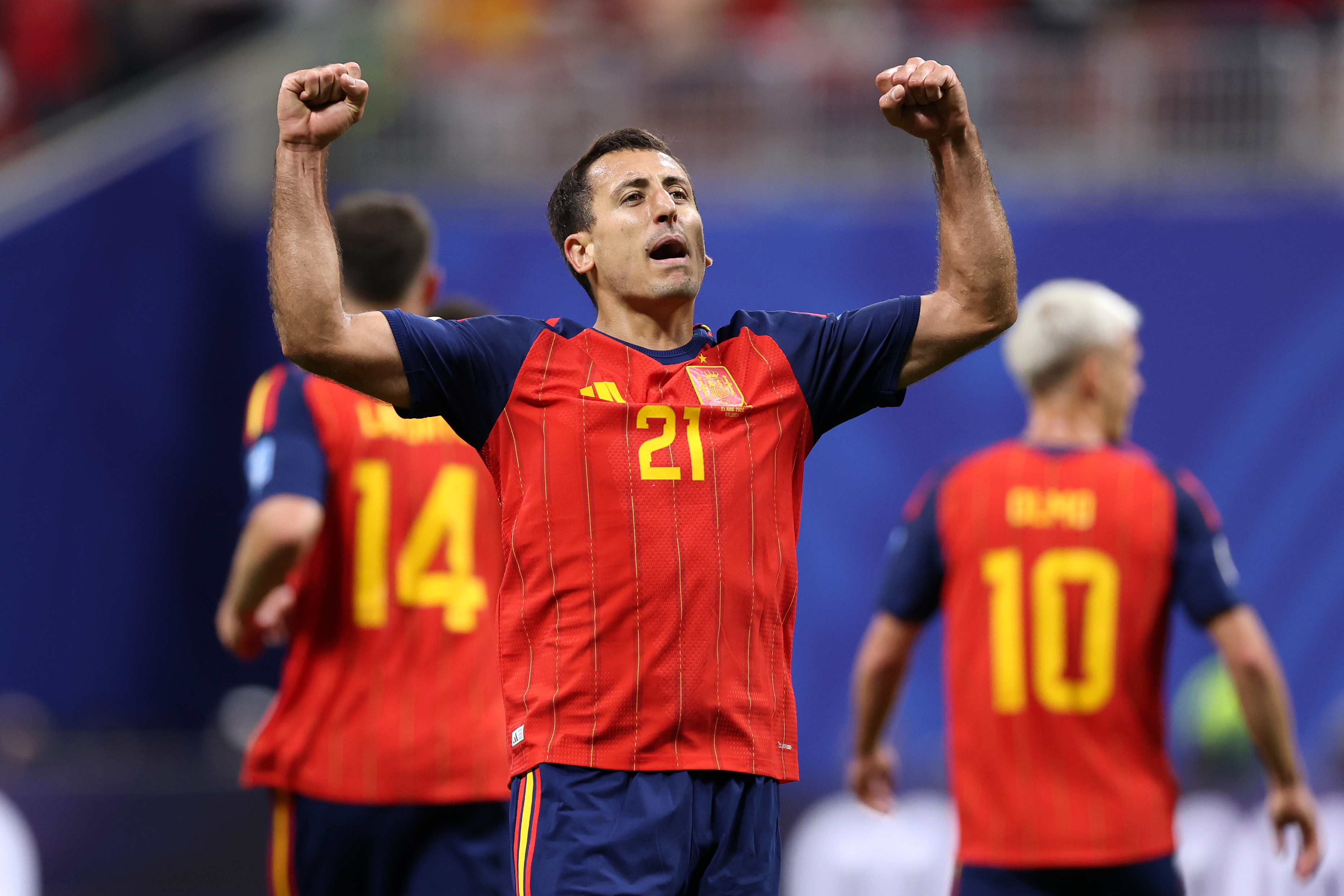 Mikel Oyarzabal celebrando un gol con España | Foto: Getty Images