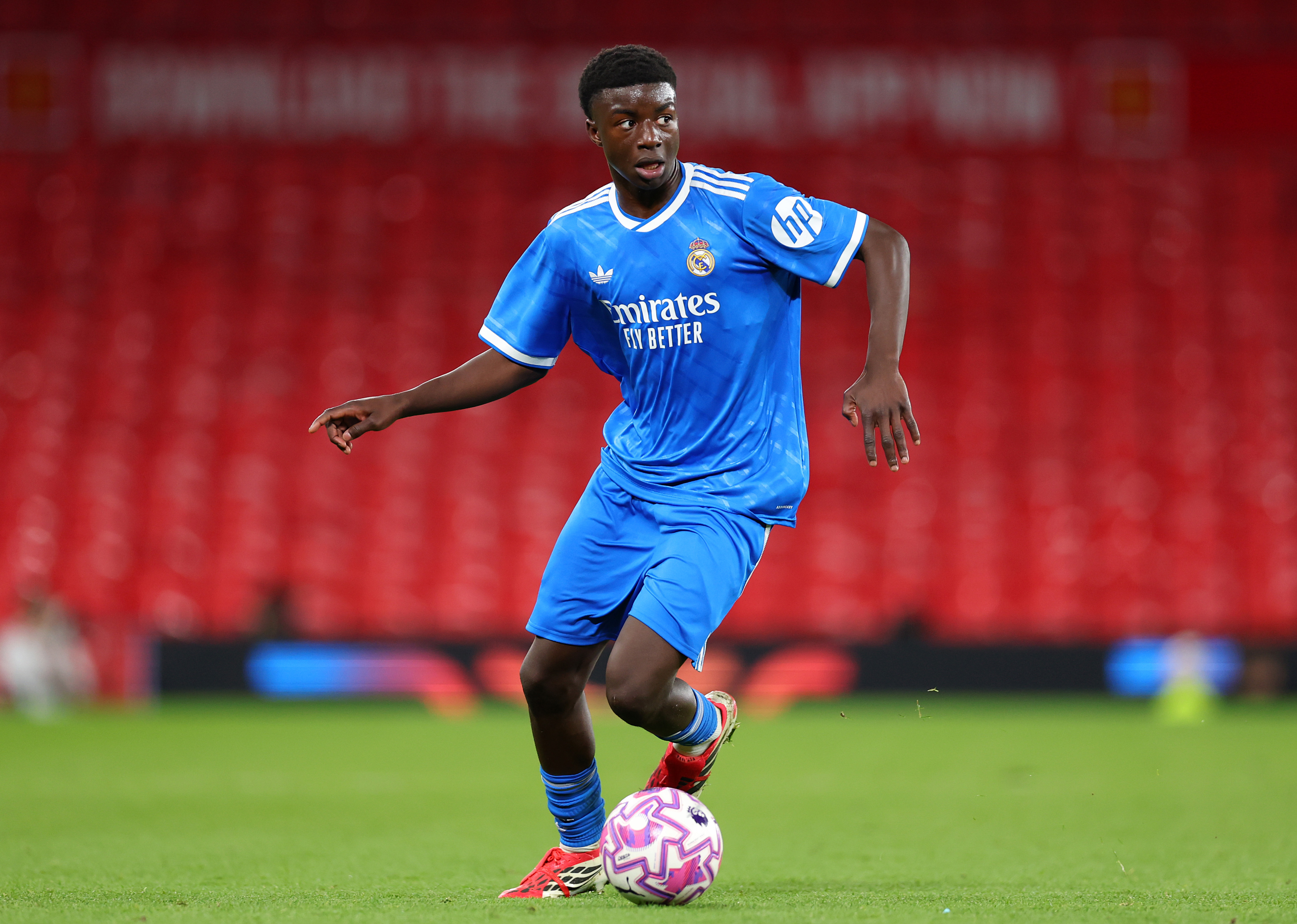 Cherif Fofana con la camiseta del Real Madrid | Foto: Molly Darlington (Getty Images)